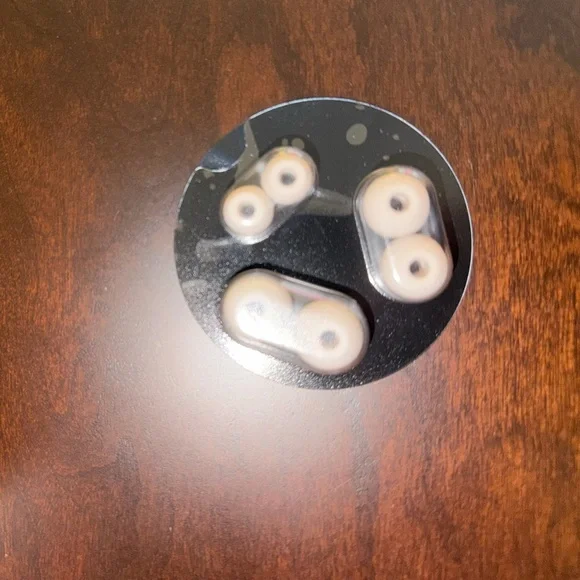 Powerbeats Pro Wireless Earbuds with Charging Case - Picture 3 of 4